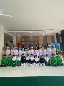 Pelantikan Organisasi: Murid-Murid SD Islam Hidayatullah 02 Siap Mengemban Amanah